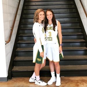 Meet your Posher, Leighton